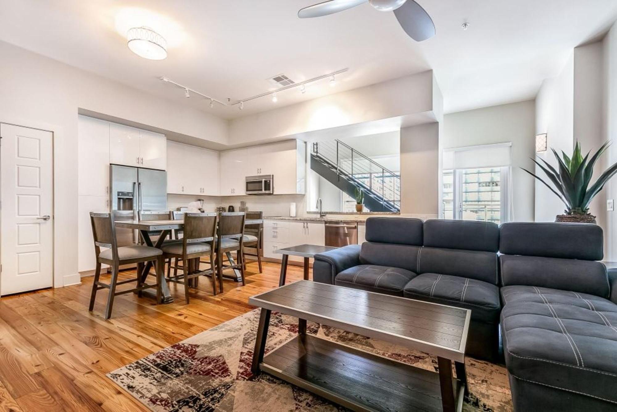 Upscale Condos And Penthouses Close To Canal And Bourbon St New Orleans  Kültér fotó