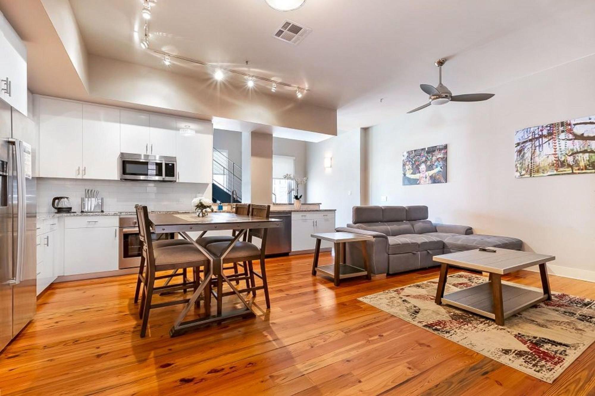 Upscale Condos And Penthouses Close To Canal And Bourbon St New Orleans  Kültér fotó