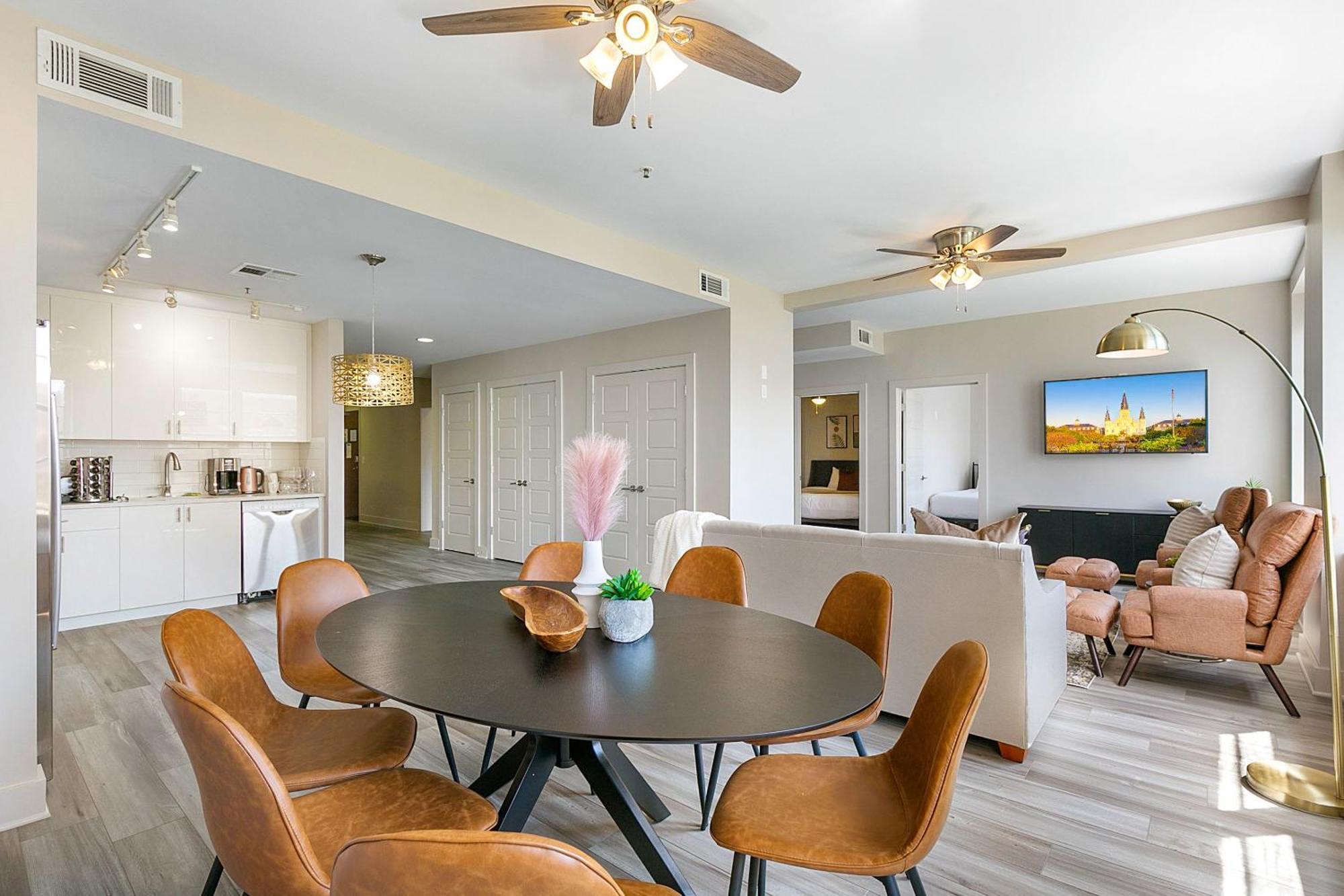 Upscale Condos And Penthouses Close To Canal And Bourbon St New Orleans  Kültér fotó