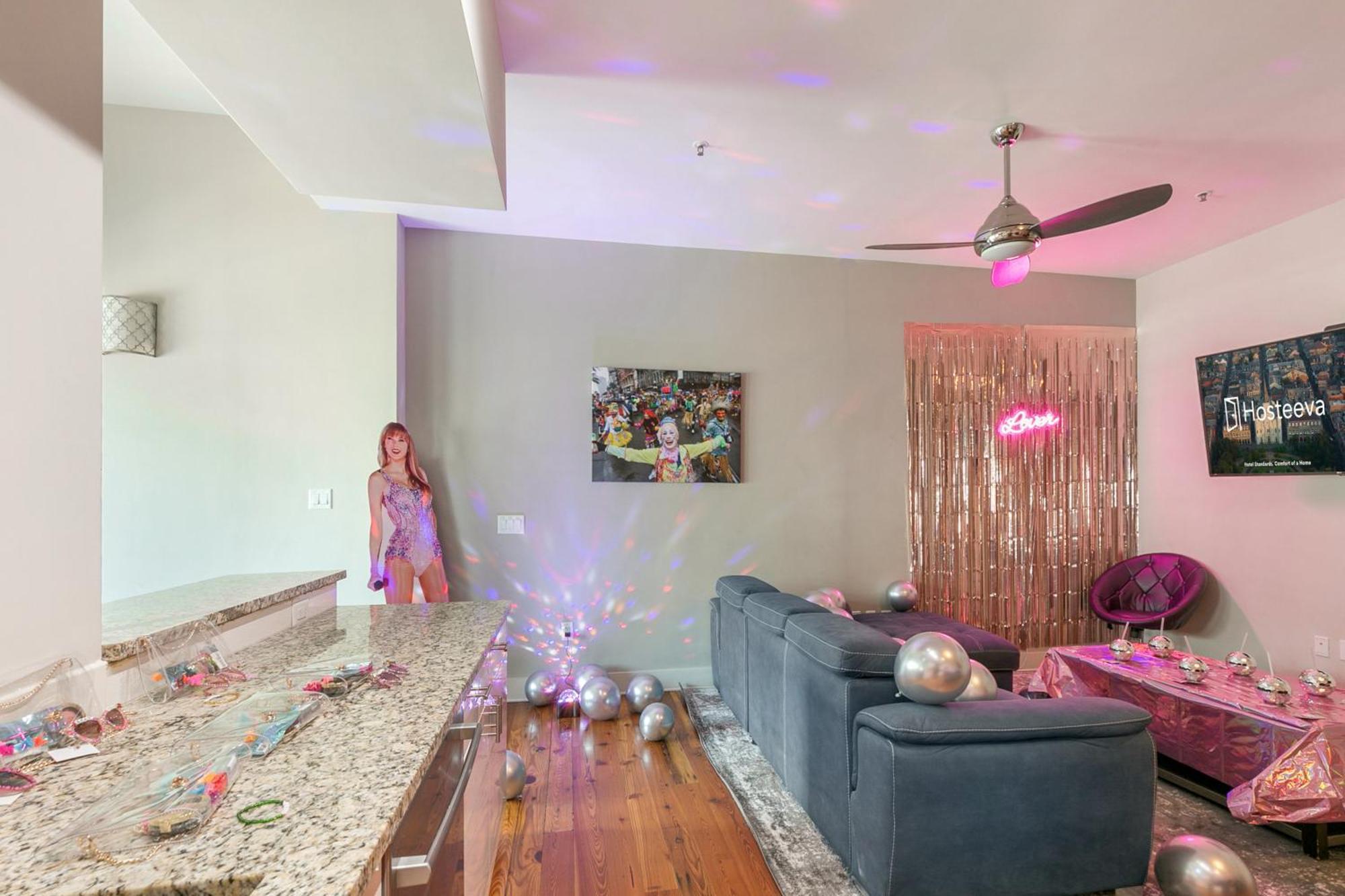 Upscale Condos And Penthouses Close To Canal And Bourbon St New Orleans  Kültér fotó