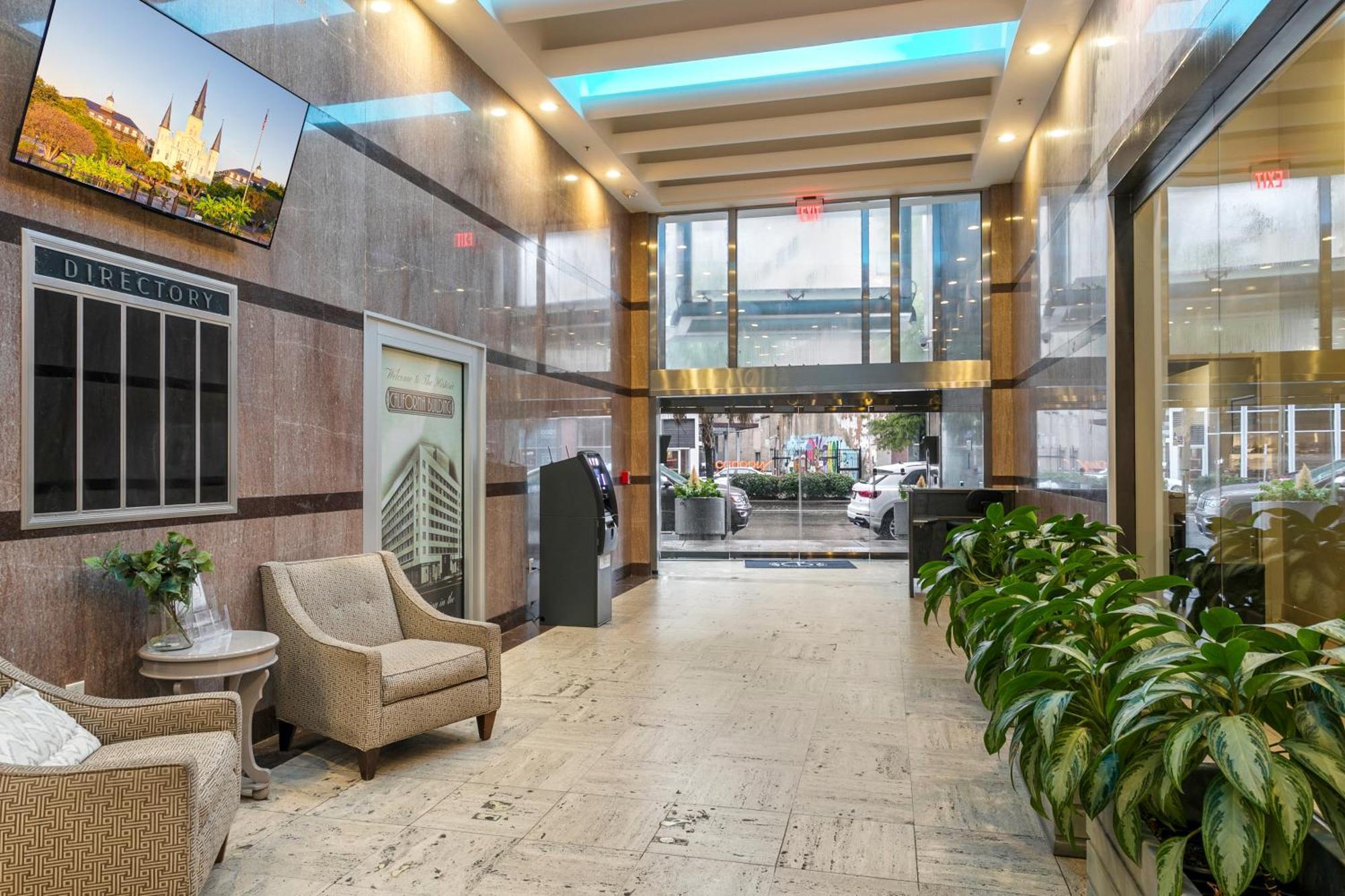Upscale Condos And Penthouses Close To Canal And Bourbon St New Orleans  Kültér fotó